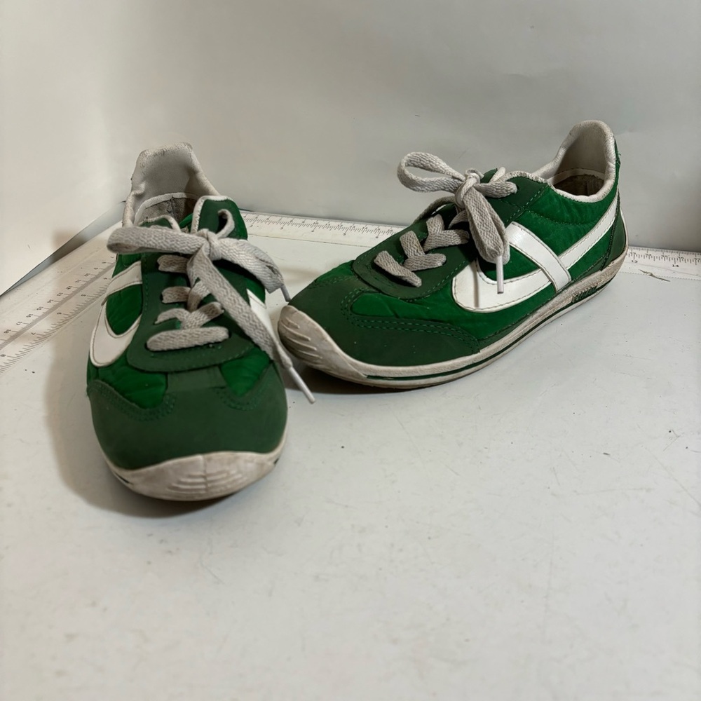 Panam‎ women’s green and white classic lace up runners sneakers size 6
